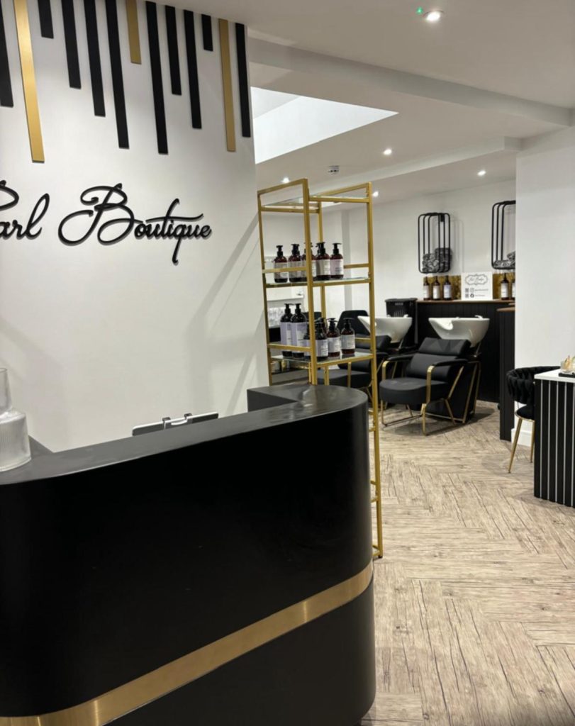 Pearl Boutique entrance - hair salon Sutton in Ashfield